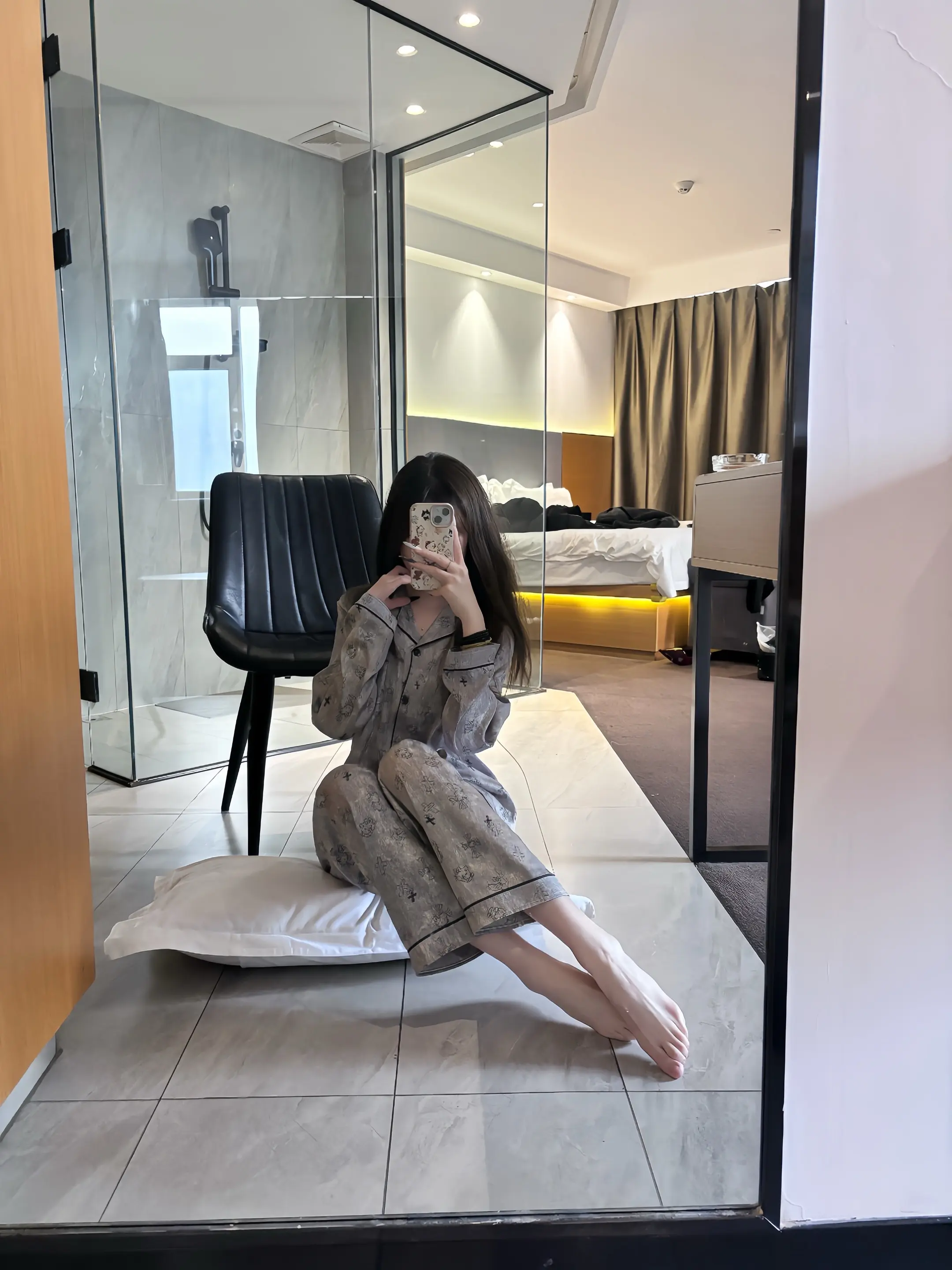 你是我的唯一呀 我们只有彼此 不要有别人好不好 你只有我 我也只有你好吗