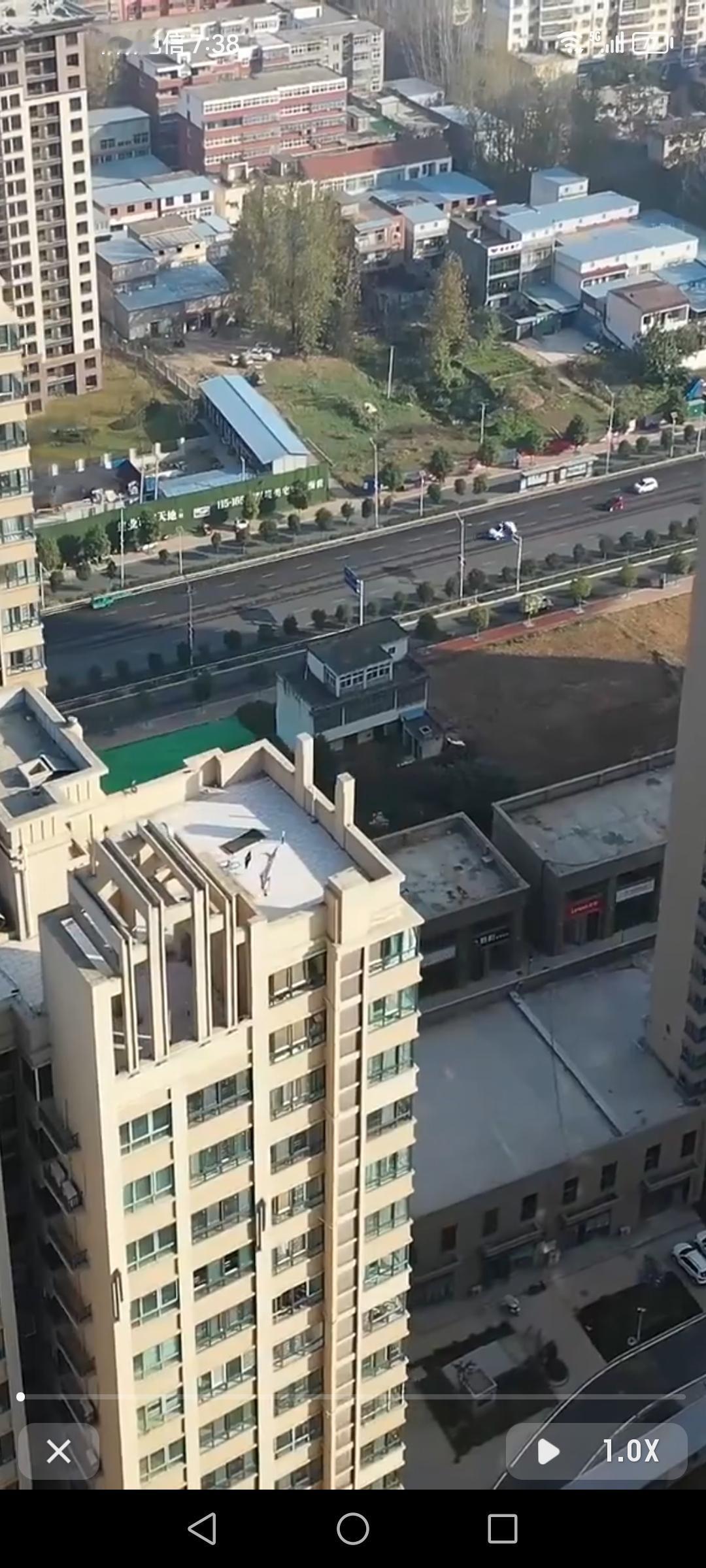 为啥都叫“钉子户”？其实很多时候是开发商给的补偿不合适。就像任金岭，开发商软磨硬