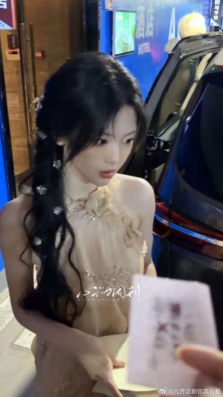 杨超越扑面而来的香味杨超越心动的信号是让我心动对吧 杨超越今天心动的信号录制造型