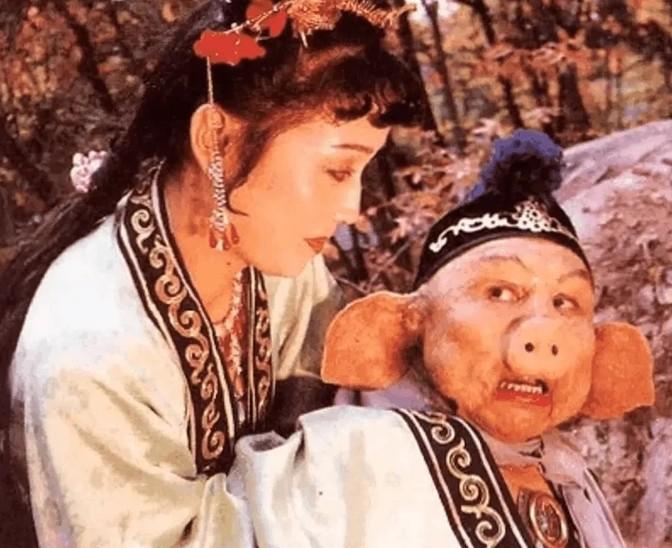 1983年，《西游记》拍到“猪八戒背媳妇”那一场戏时，饰演“高小姐”的魏慧丽，给