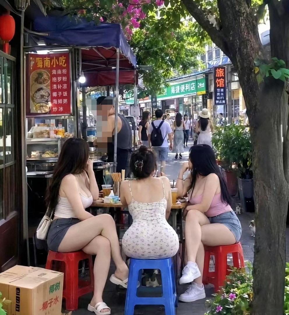 小吃一条街，特有风情！ ​​​