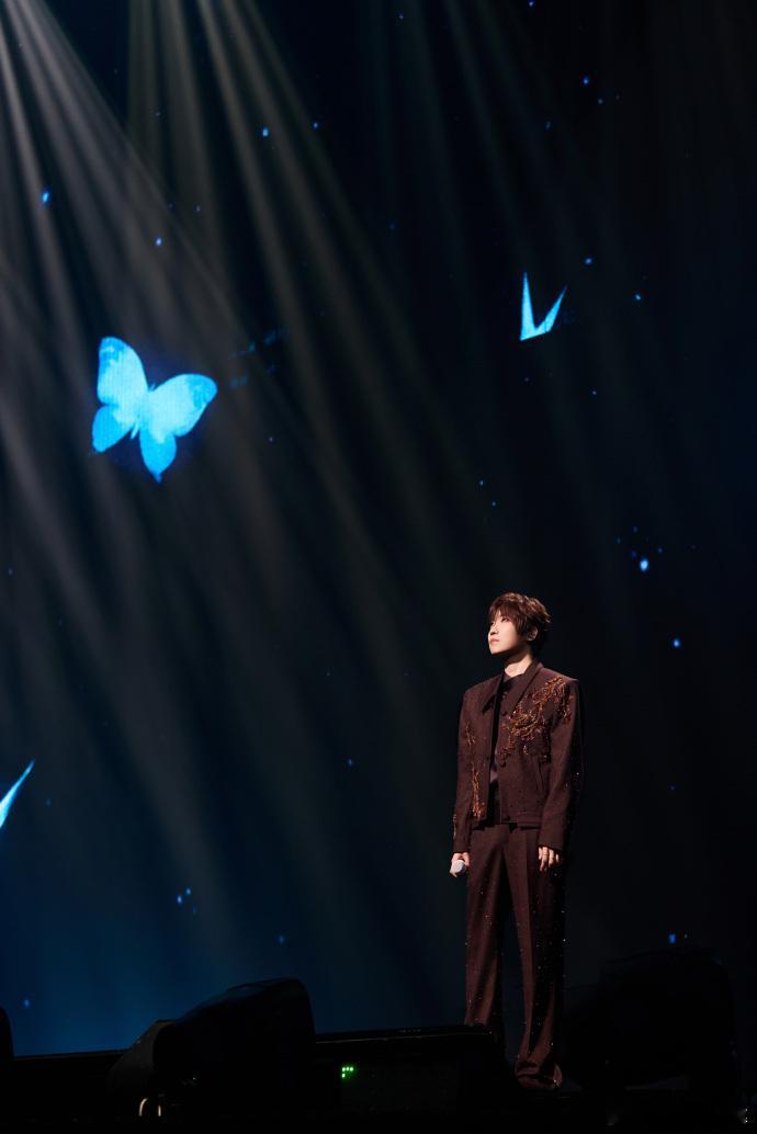 徐良复学通行证被谁抢走了徐良成都秒没 徐良演唱会门票秒空，用实力证明他的歌从未被