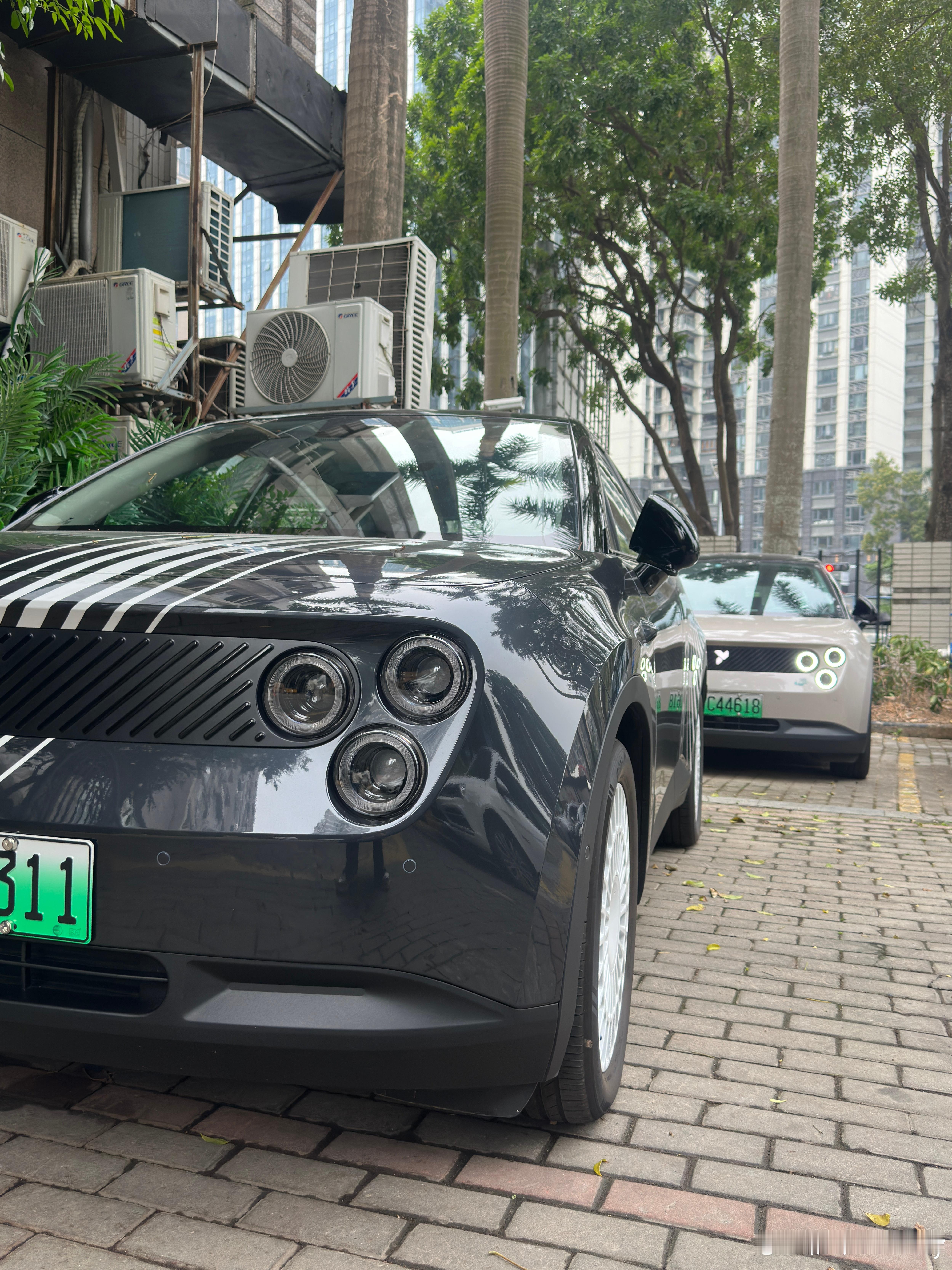 养了两台小虫子蔚来萤火虫汽场全开我与汽车的日常 深圳