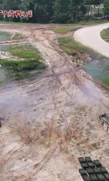 《没有特效，全是硬实力！陆军三界训练基地演练场面堪比大片》没有特效，全是硬实力！