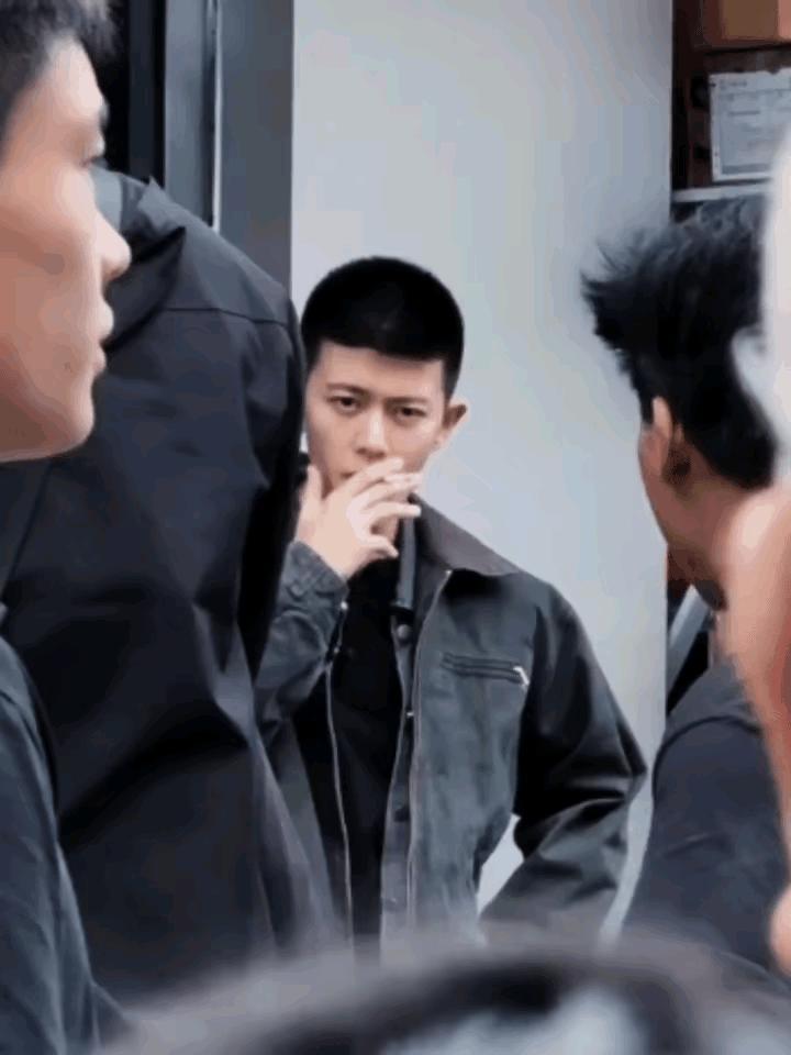 国超这个痞帅的样子
这是打入敌人内部了吗？[捂脸]