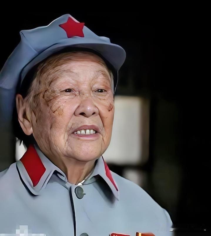 她真想一头撞死。被扔进西宁的大仓库里，每天都有不同的男人进来。可是一摸肚子，那里