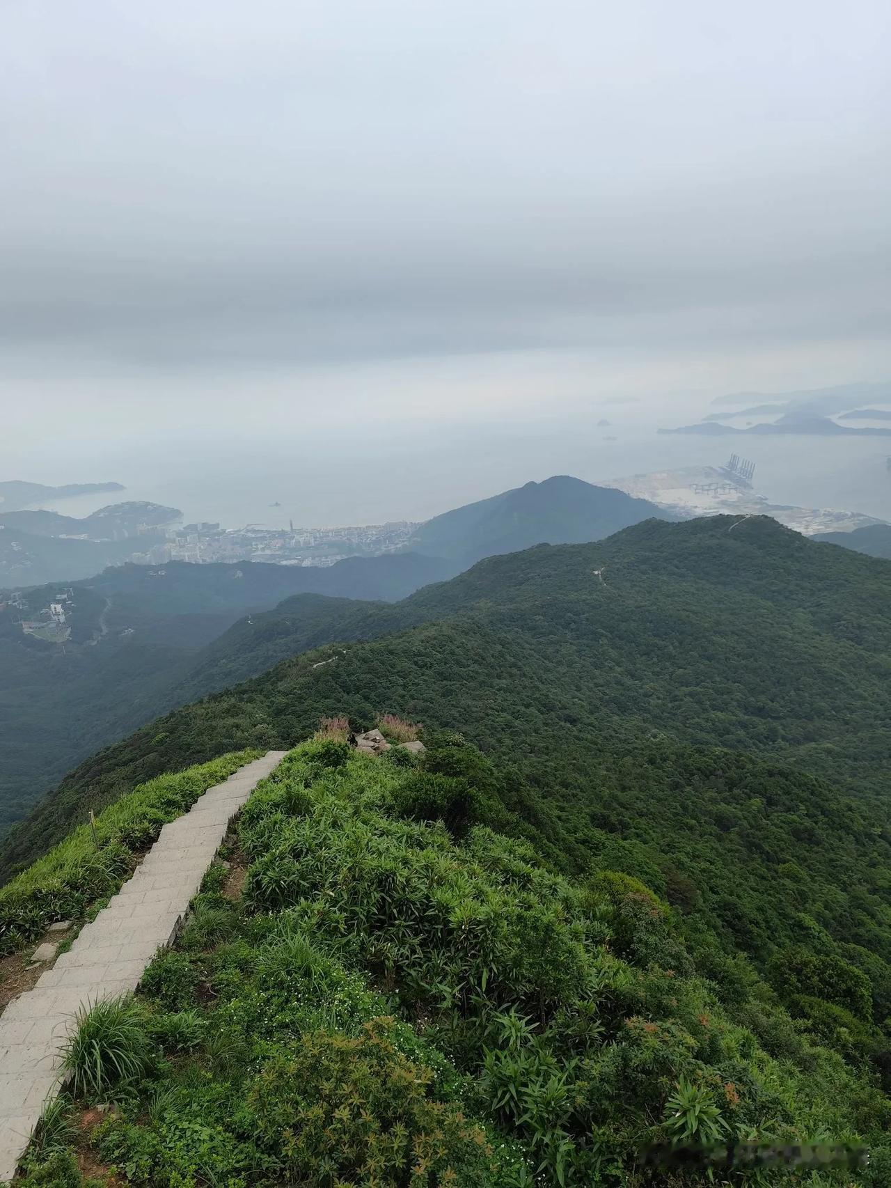 从两岸统一看马英九与郭正亮观点之差异
 
在两岸统一这个重大问题上，马英九提出“