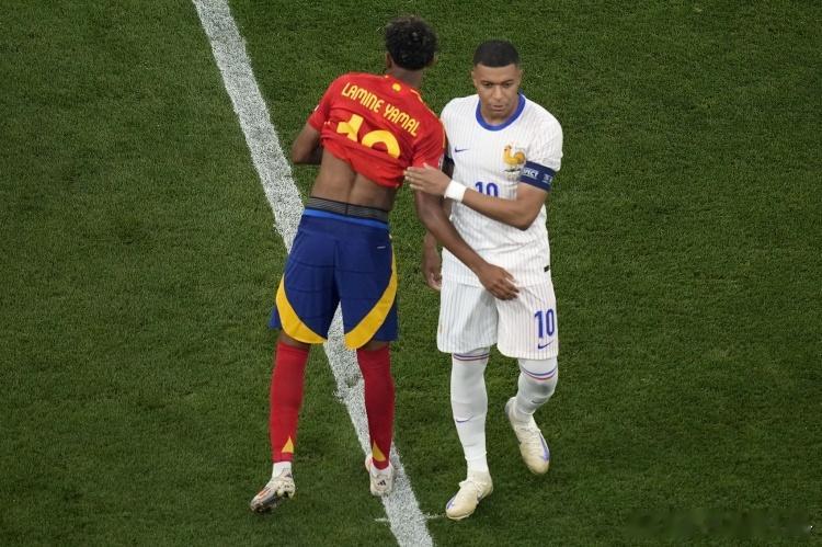 周二  世界杯推荐法国vs西班牙世界杯 101  法国 vs 西班牙本届世界杯首