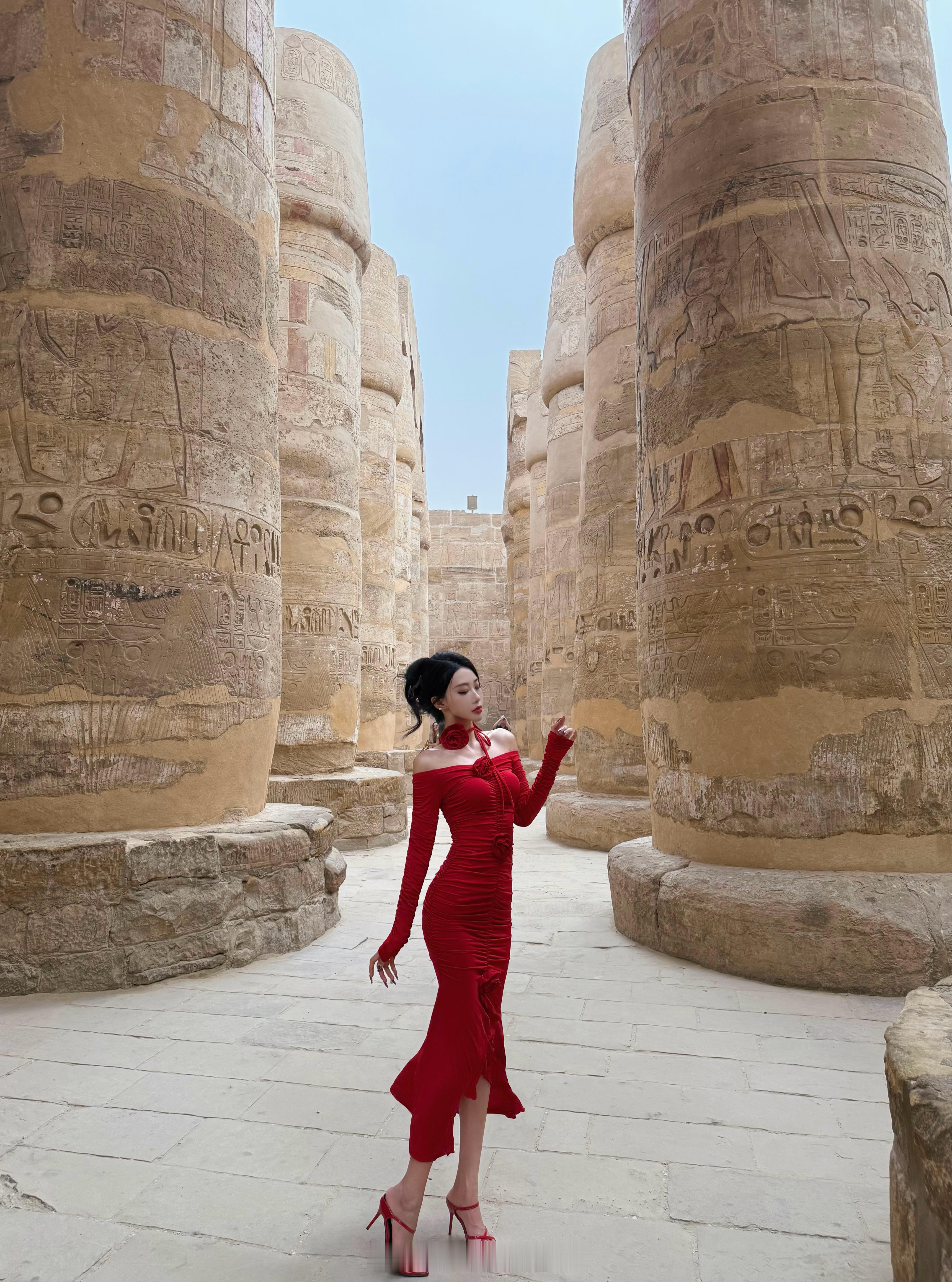 Karnak Temple去这天漫天的灰 根本不敢张开口讲话 吃一嘴的沙子人多到