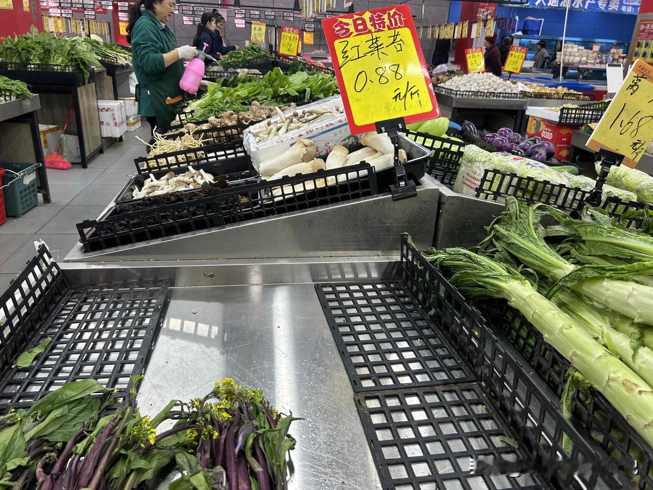 原来长沙也可以买到1.98元一斤的西兰花！
昨天进市区买菜，找了距离农家小院最近