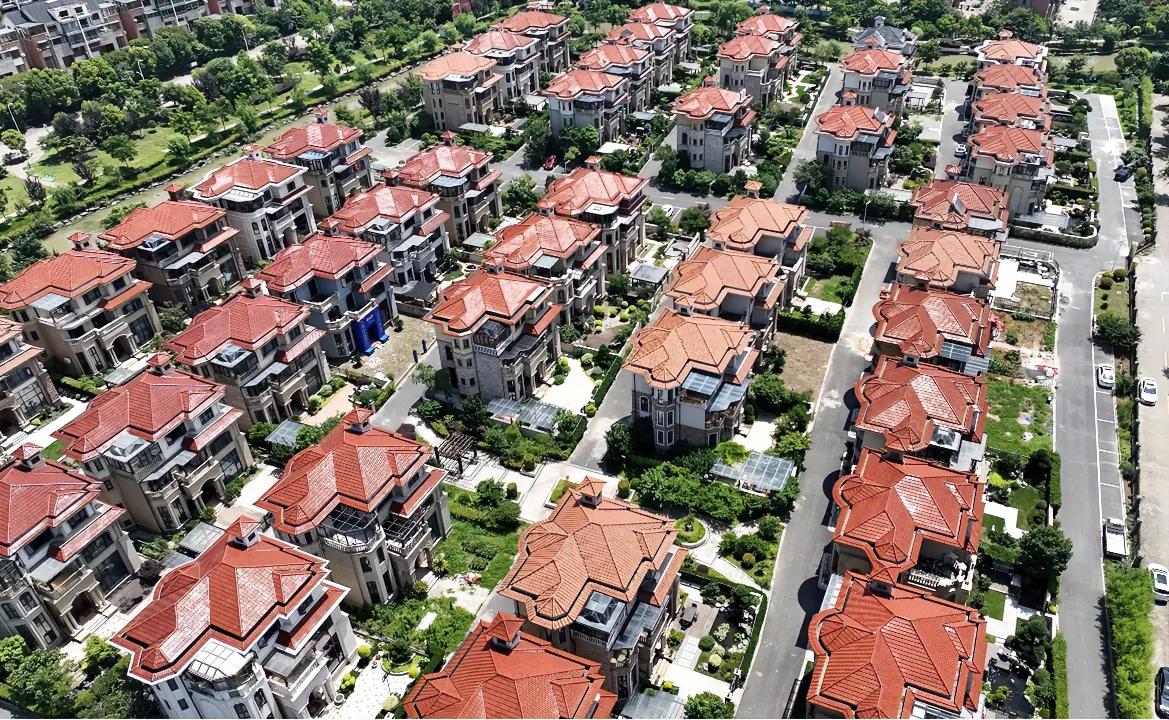 海宁城南桐溪景苑独栋区自建房，算是目前新农村自建房里颜值的第一梯队了，实景更漂亮