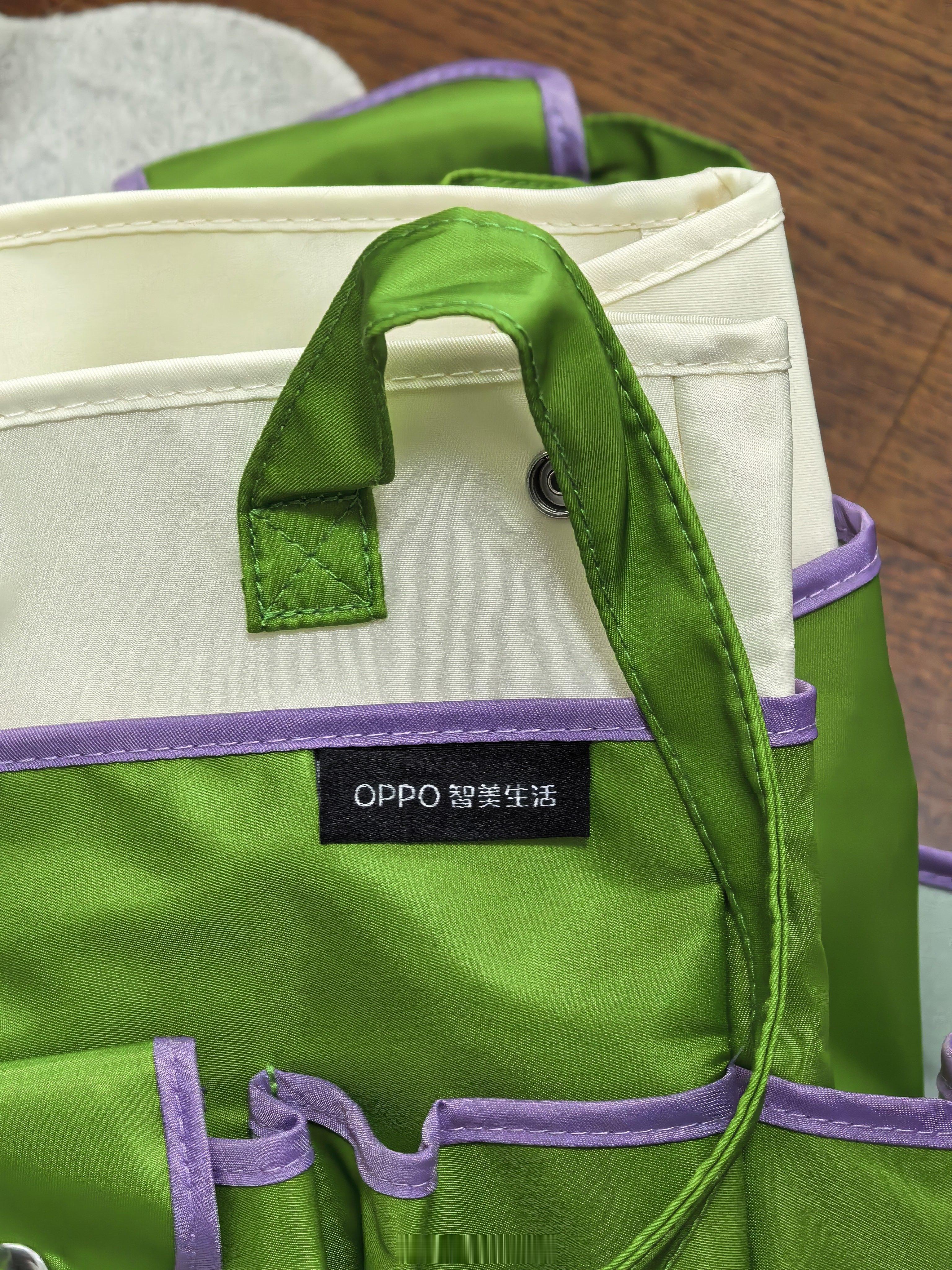 今年 OPPO 的端午节小欧礼盒非常漂亮，在绿色调的加持下，主打的就是一个鼓励向