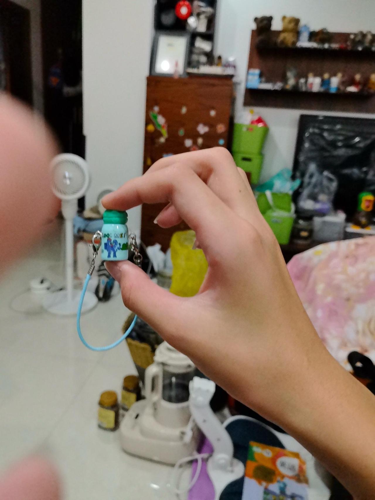 这水杯小的可爱