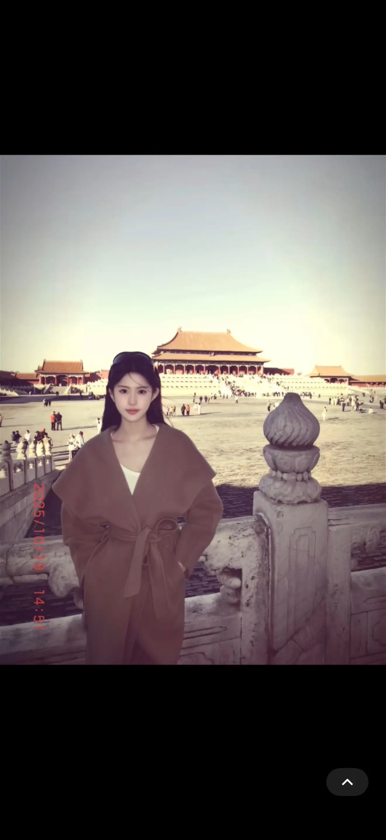 另外，你能来北京吗？ 我沉默了。 她以为我不想去。