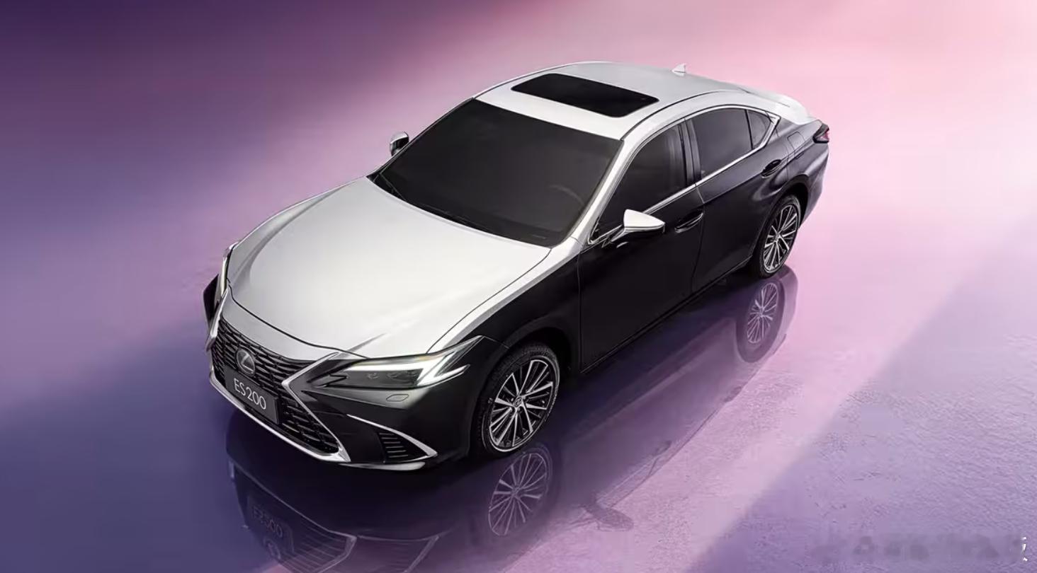 雷克萨斯官方出的双色版ES，看起来很高档，但动力依旧是2.0L自吸，都2026年