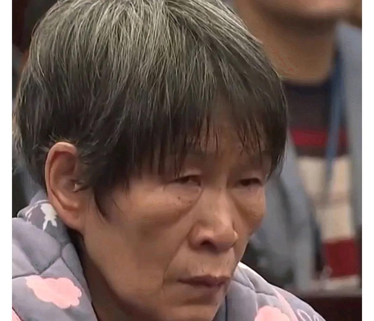 余华英这个人贩子，先是把亲生儿子5000块钱卖掉，从此一发不可收拾，20年总共拐