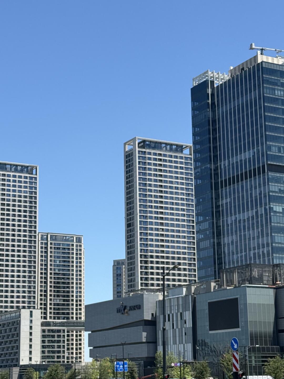 这是要新开的商场吗