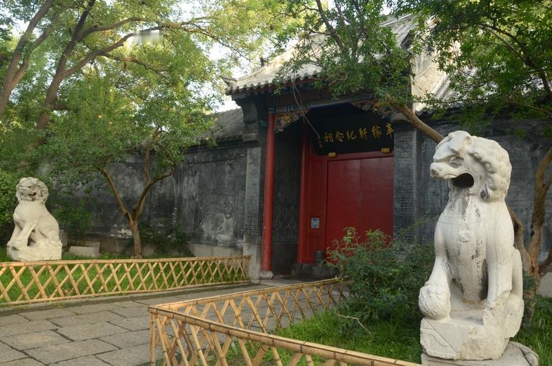 辛弃疾的《永遇乐·京口北固亭怀古》真是豪放派的巅峰之作。他晚年戍守京口，面对朝廷