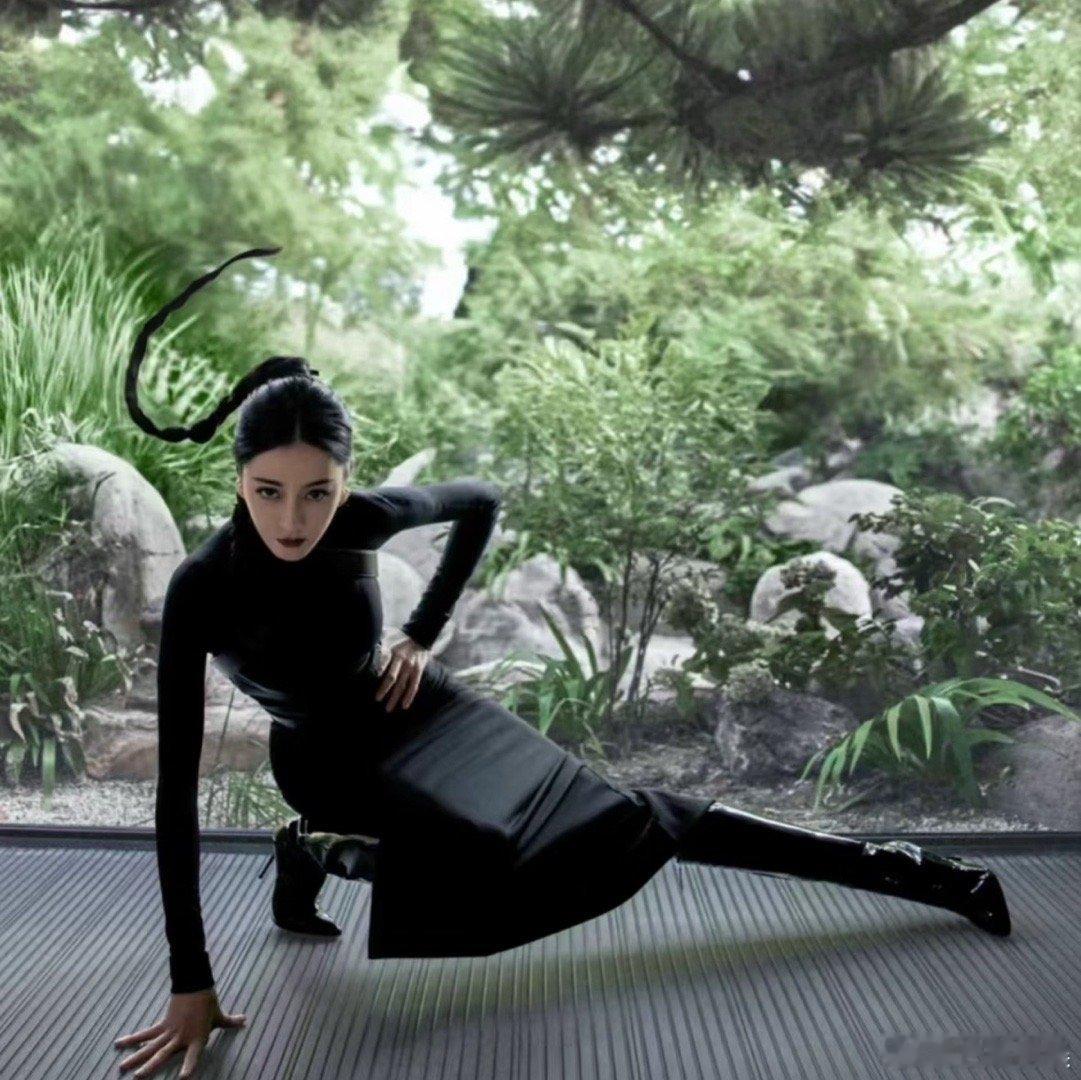 不知道 迪丽热巴的身材很曼妙我的妈 这个姐真的太符合这个词了不知道 迪丽热巴的身