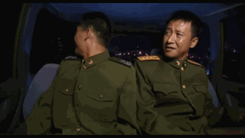 钢七连标杆•史今说守卫了这么多年首都就想看一看天安门当车缓缓驶过天安门史今靠在高