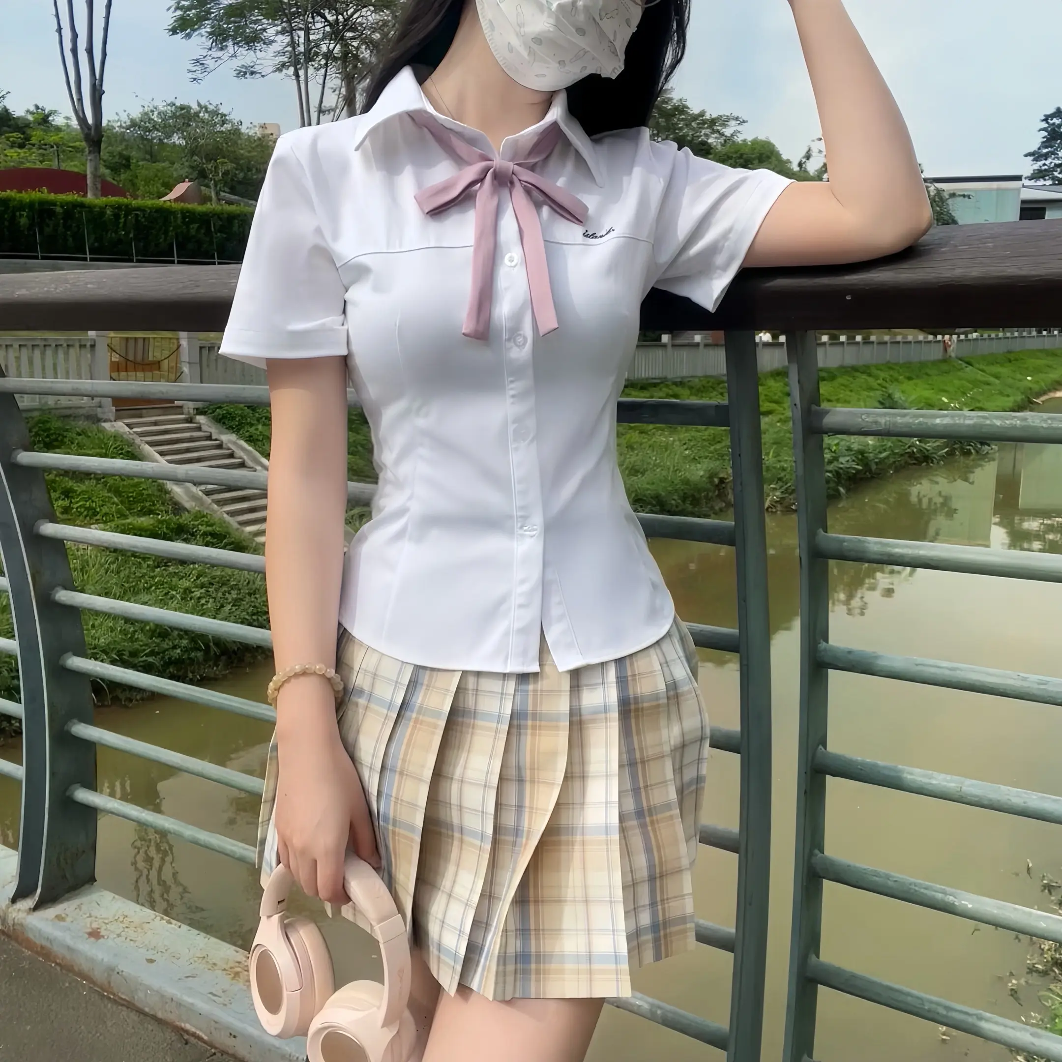等你说了读懂我的隐喻 我们早已无法相逢。