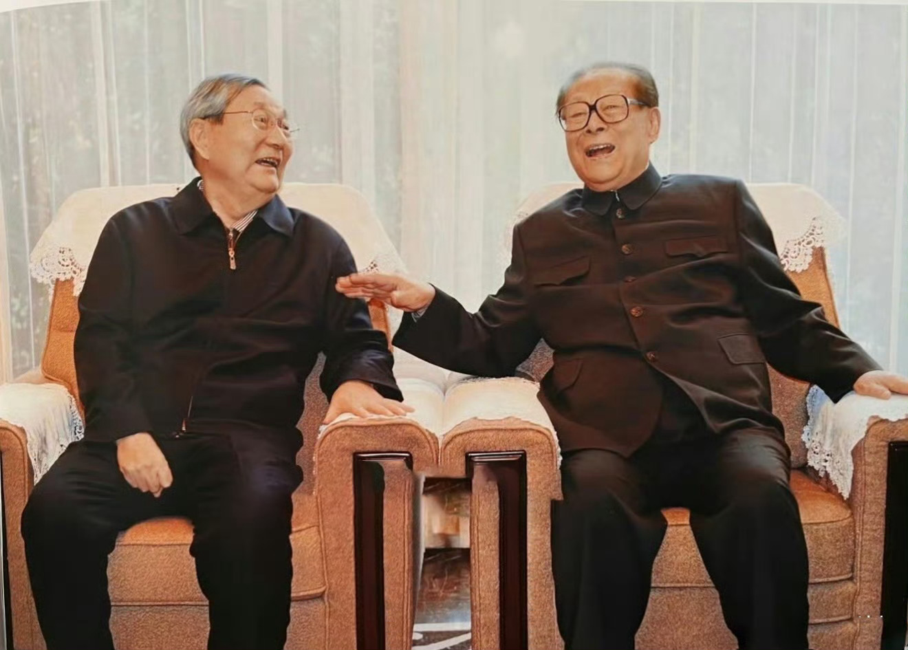 所以当时我念了一首诗“苟利国家生死以,岂因祸福避趋之。” 