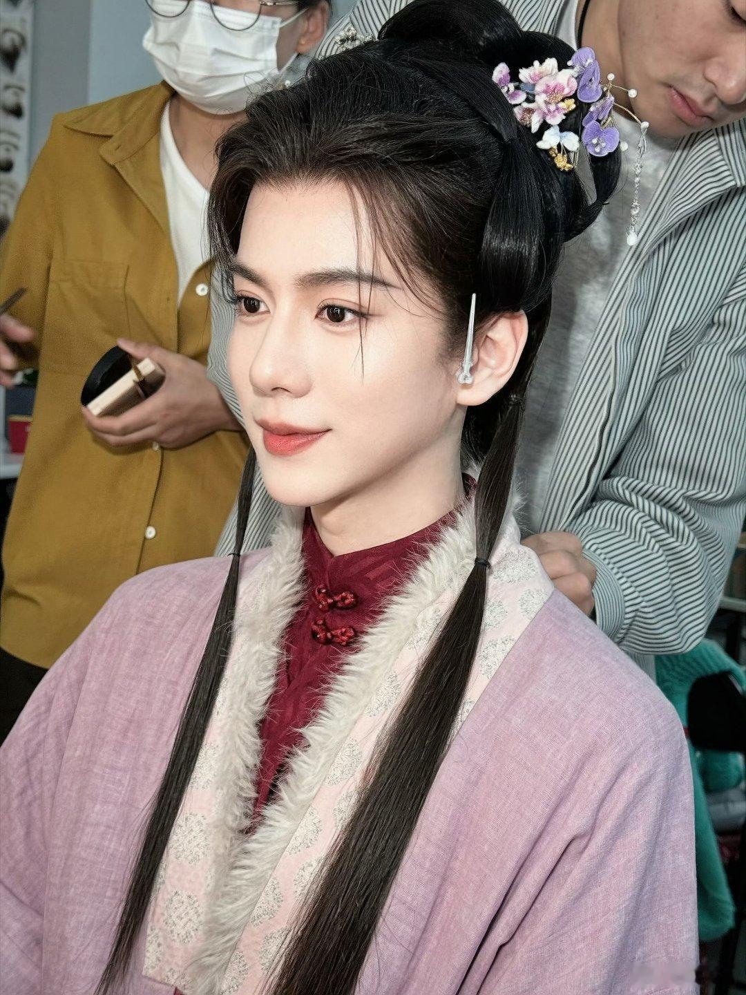 兰香如故谭松韵、刘学义主演的《兰香如故》开播热度直接拉满，央八上星+网播双平台上