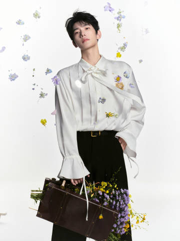 杨洋荷叶生日大片杨洋荷叶生日大片 ​​​