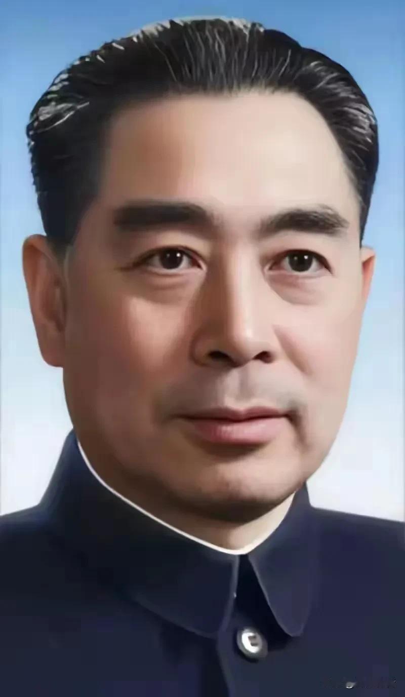 🌺🙏敬爱的周总理，我们满含追思与崇敬，向您敬献这束花。您用七十八年的生命，践