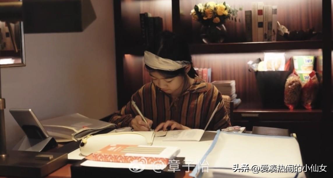 12岁醒醒好自律，旅游学习两不误，她是章子怡的骄傲！
前两天，章子怡带着儿子女儿