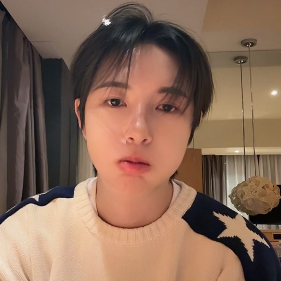 黄仁俊[超话]   hrj  黄仁俊  🎤✨宝宝答应了我会多来直播的 