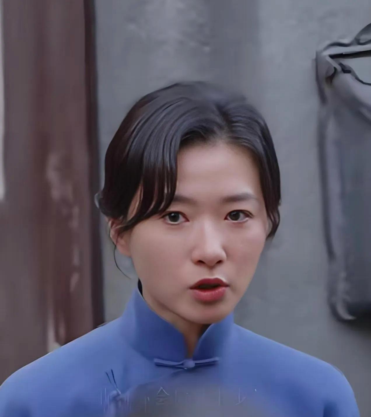 万茜实在不行你就退圈吧！  
主要是大家都看不下去了，  
你说说你都43岁了，