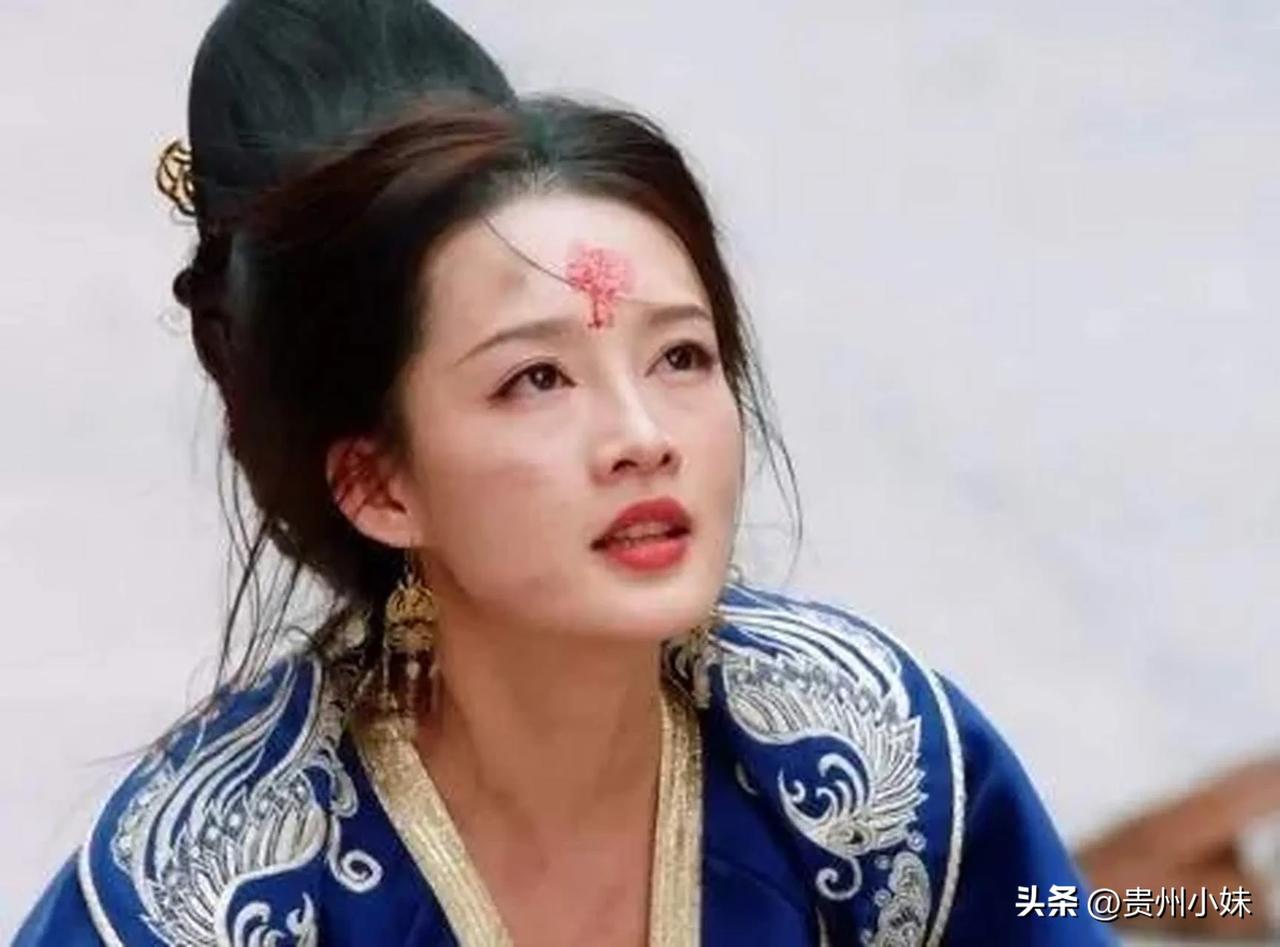 535年14岁的高澄与庶母郑大车私通。当时高欢在征讨山胡，班师后一名婢女向他举报