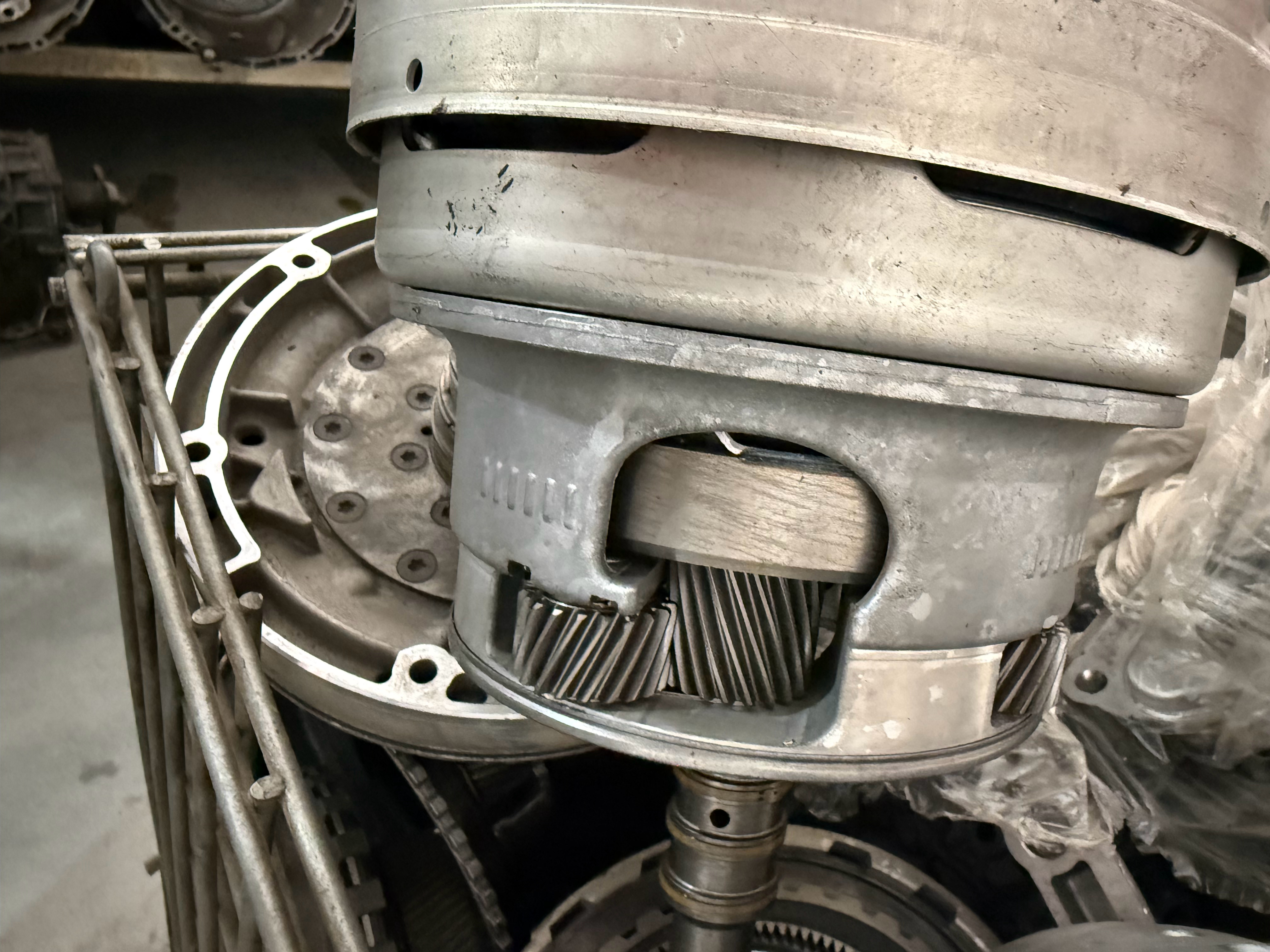 工业之美。工业的美感来源于秩序，来源于规则。一切都是规规矩矩，井井有条。从来不是