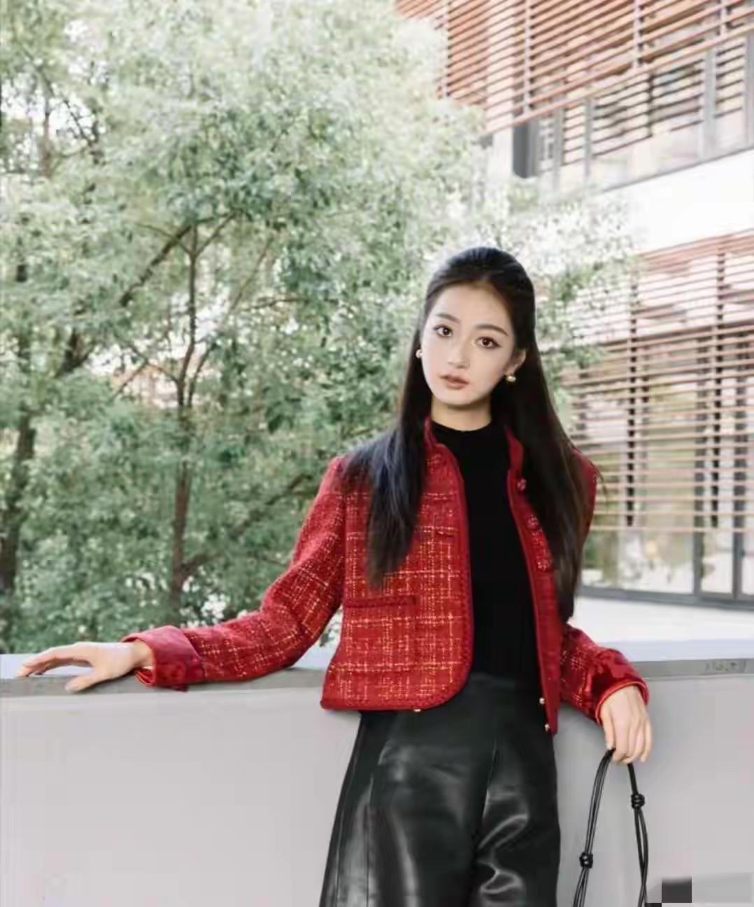 上海卫视最美主持人冯琳，非常有气质