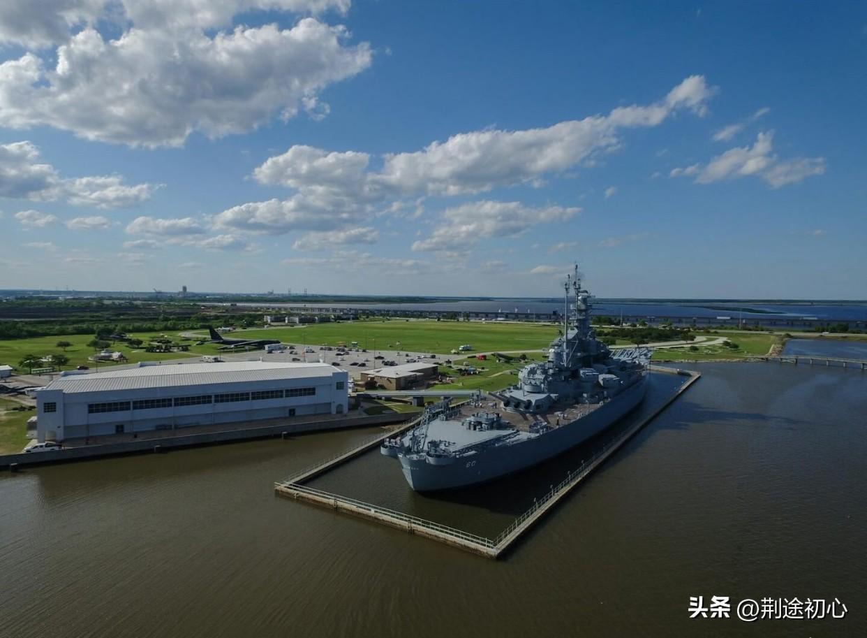 我们为什么不杀鸡儆猴呢？既然西沙群岛已经宣示了主权，侵入领海领空那都是敌对行为，