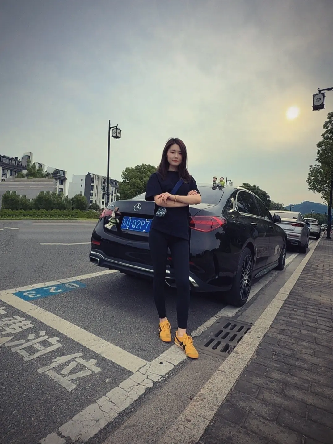 生活逼你低头的时候，你一定要站的笔直