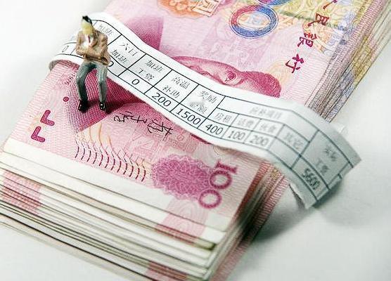 “简直比周扒皮还狠！”浙江余姚，小伙工作一年，为公司谈了870万的业务，他可以获