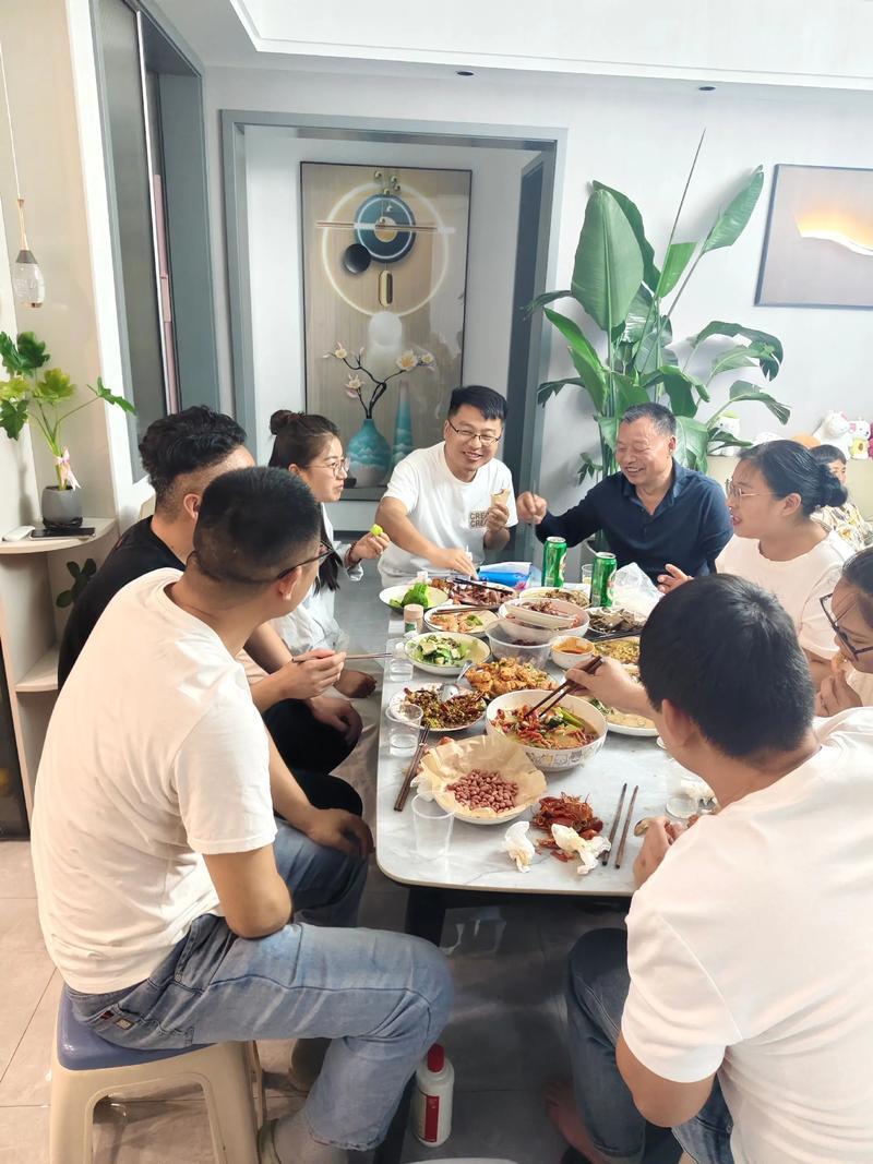 我爸去年被邻居忽悠，糊涂买了5万农行股！一年后打开账户，当场看懵了
 
真的太真
