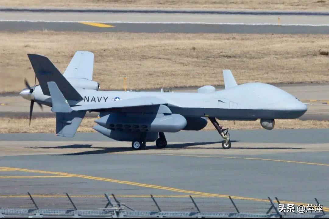 这是美国海军版MQ-9B“海上卫士”无人机，它是MQ-9“死神”的海上衍生型号，
