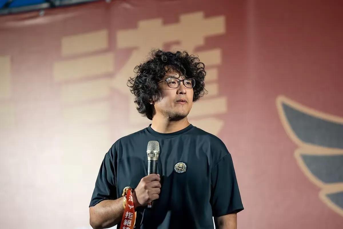 假如沈伯洋赢得选举，成为台北市长。尴尬的是谁呢？

10月31日，台北有一场戏要