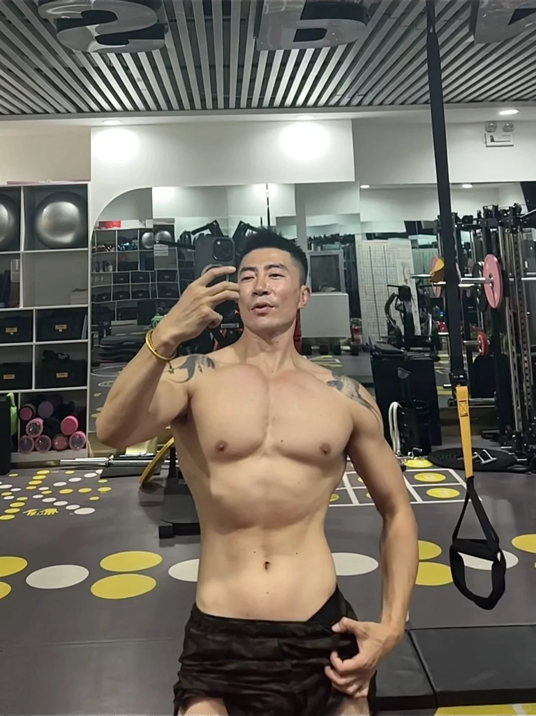 💦💦⚫️⚪️