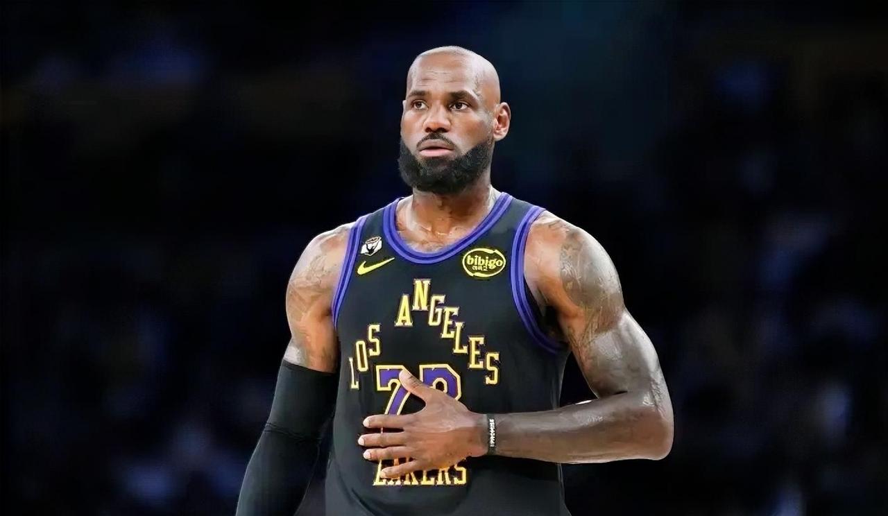 有一说一，詹姆斯本赛季统治力依旧还在，宝刀未老，已经打出2次三双了！
 
对阵奇