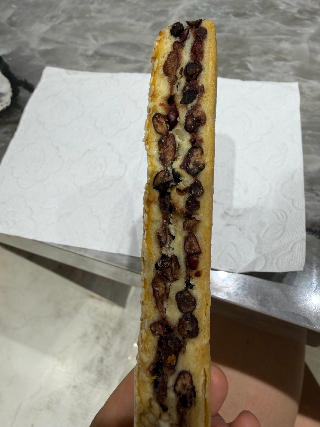 真怀疑是年纪大了，现在比起蛋糕，居然更能接受这种老式的中式甜点了。想来也是时下的