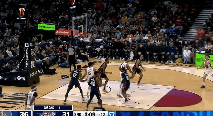 开窍了？勇士一波流打停骑士！
在今天NBA常规赛勇士对阵骑士的第二节比赛中，穆迪