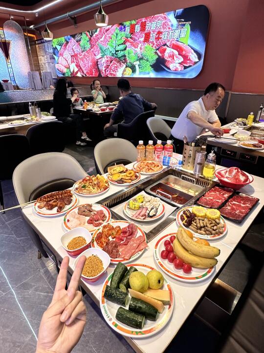 西安这家自助餐杀疯了！牛排海鲜烤肉无限吃！