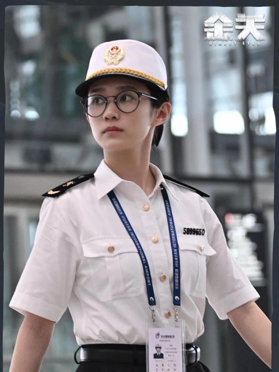 正在热播的电视剧《金关》，是描述我海关人员如何忠于职守，守护国门的
但是，有许多