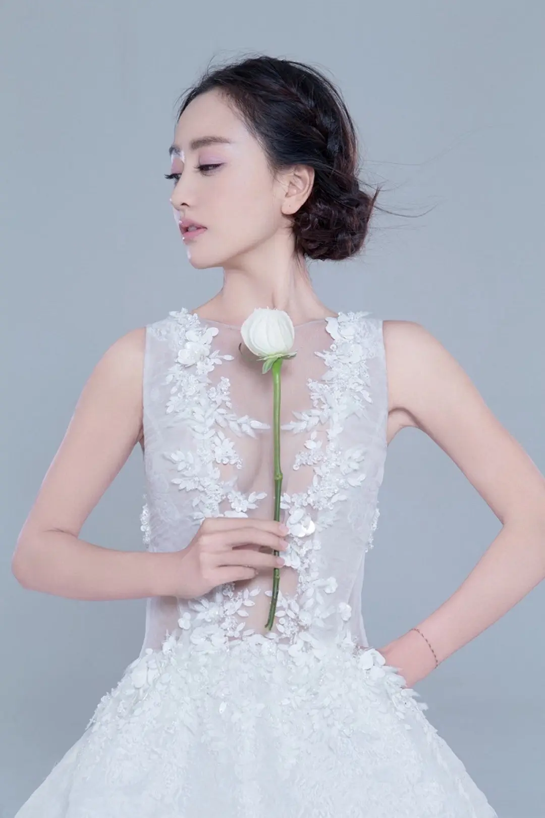 杨蓉。