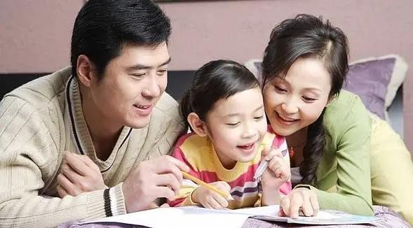 教育投资不吝啬，塑造孩子大格局观

关于“穷养”孩子的理念非常深刻且富有智慧，它