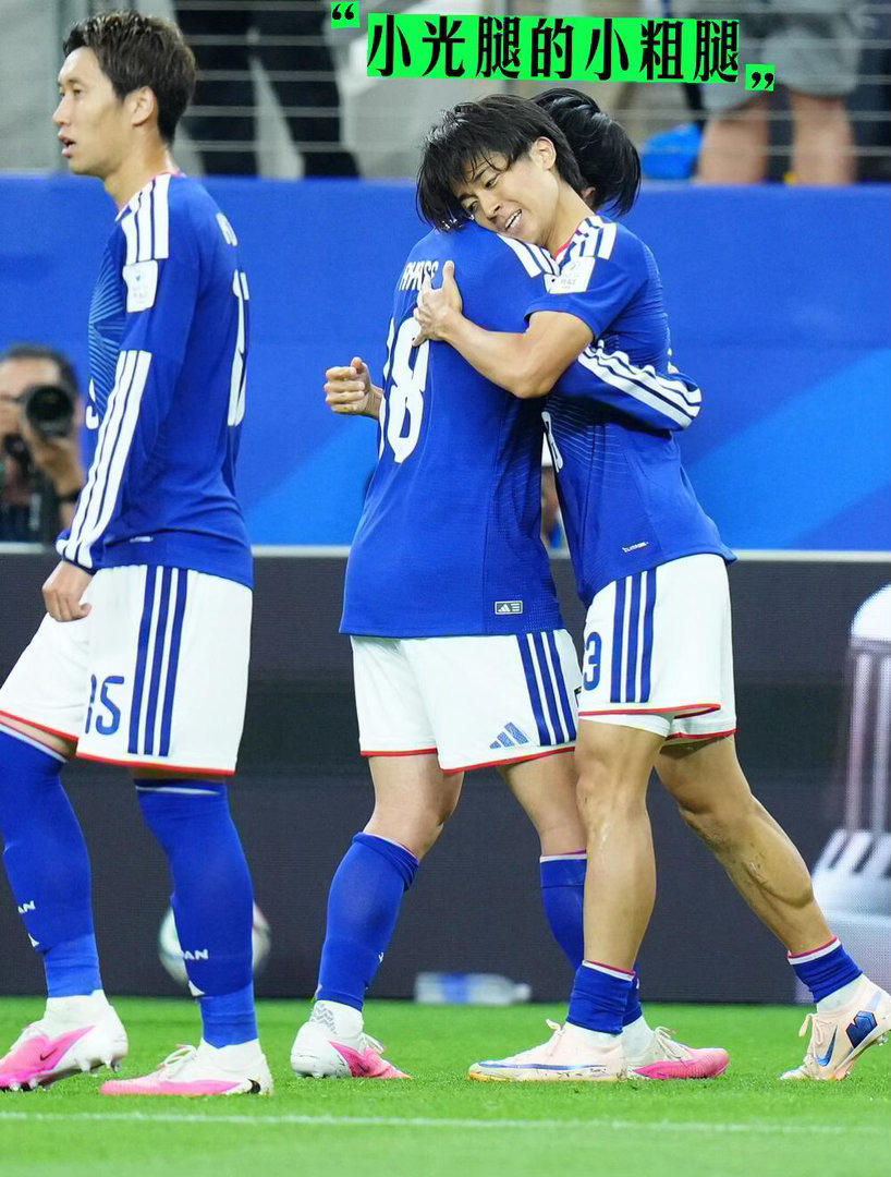 日本球员不戴护腿板违规吗中村敬斗的护腿板他好像光着腿啊，但倒也不是没穿护腿板，是